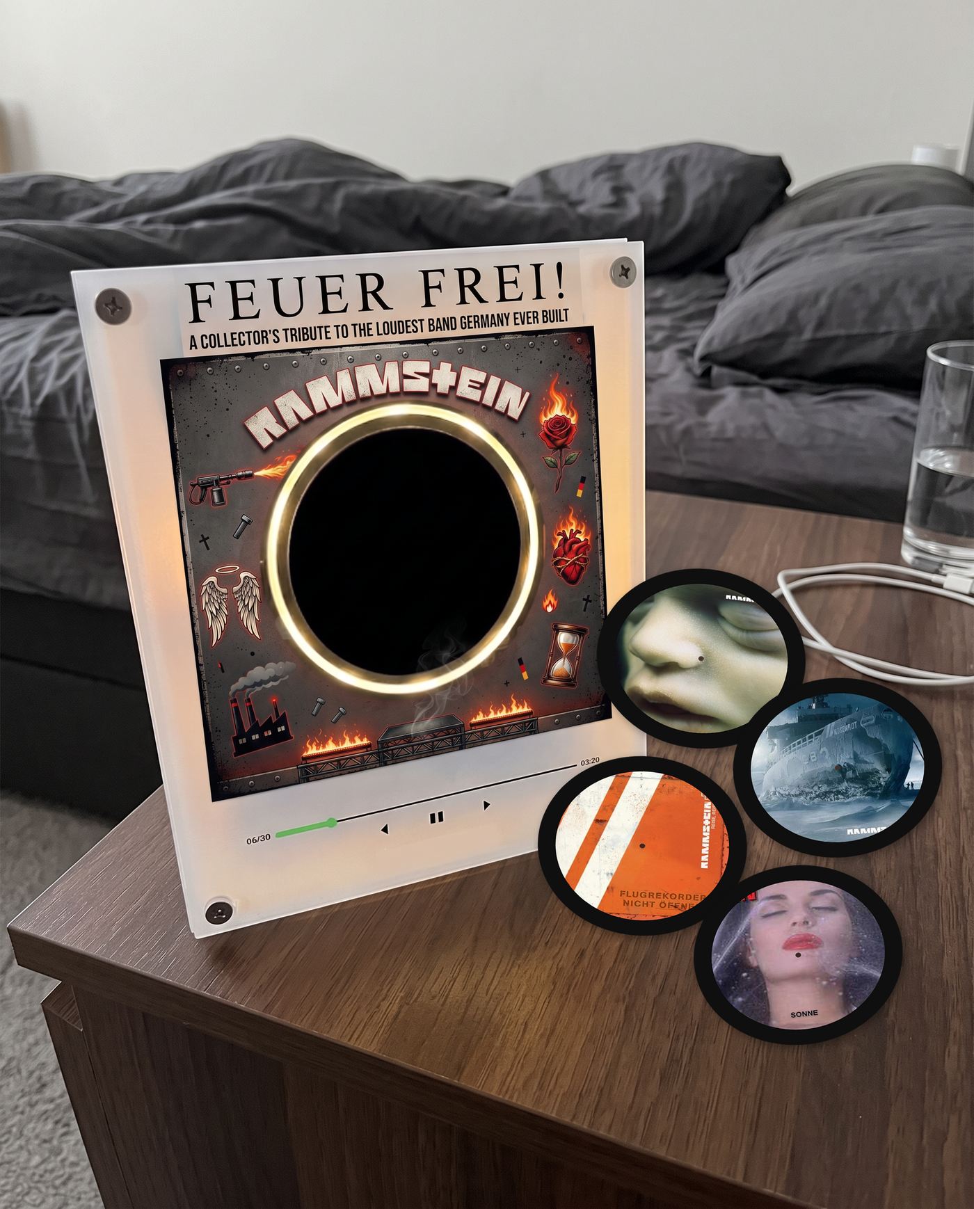 Discs und Display auf dem Nachttisch